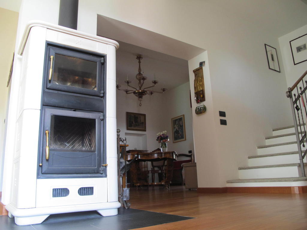 Villa Emilia Castronno Luaran gambar