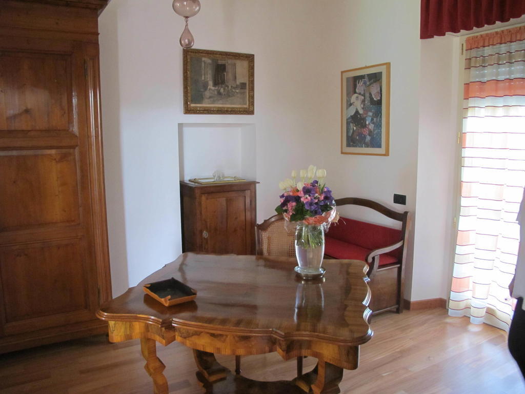 Villa Emilia Castronno Luaran gambar